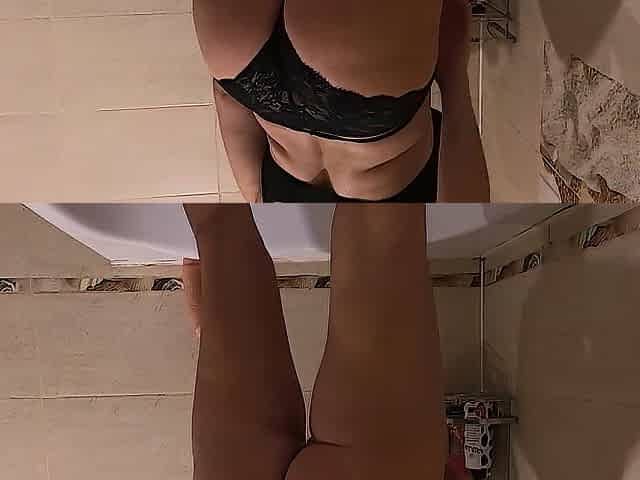 Pink hair mother I'd like to fuck shaves her cunt in the baths