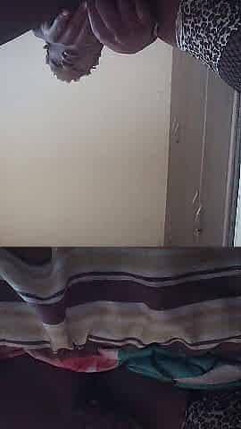Cuming with petite sex toy in my twat during the time that laying on couch