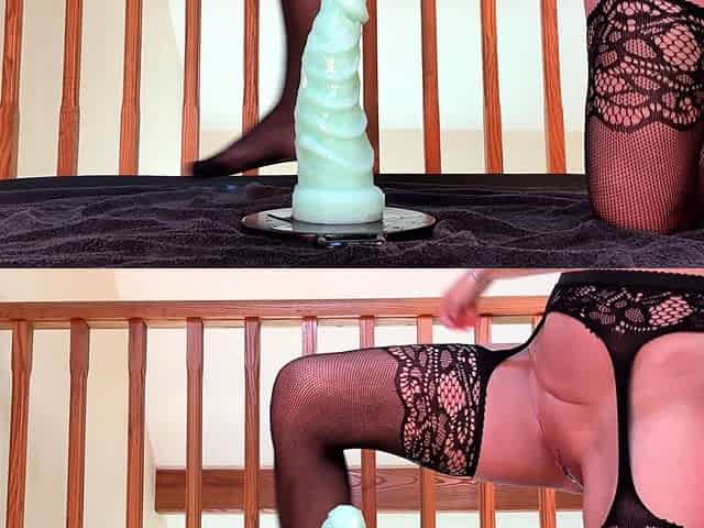 Sexy hottie Anetta Keys enjoys a solo toy masturbation