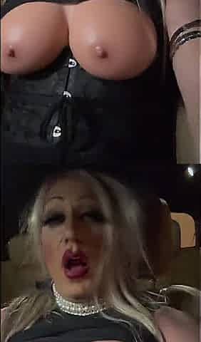 Sophieslut pleases herself