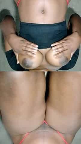 Black show off snatch playing with melons