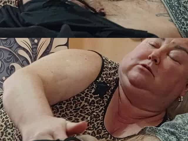 Unexpected Blowjob From Stepmom with Cum in Mouth and Swallowing