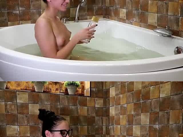 Hot Girl Washes And Plays With A Dildo In The Bathroom - Maryvincxxx