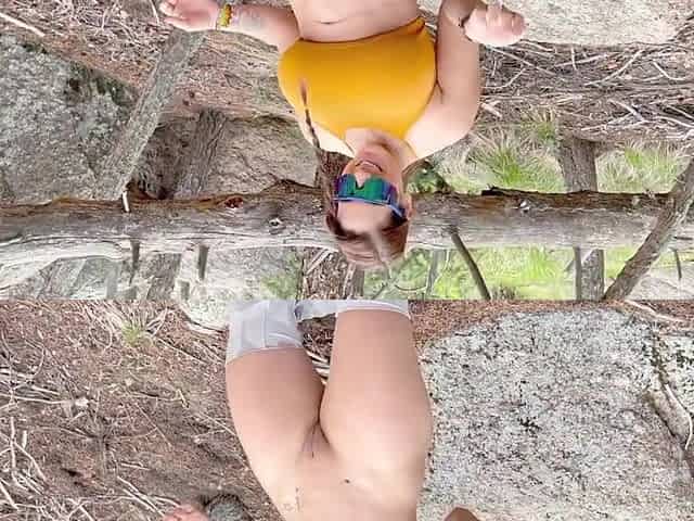 Thick Ass Brunette Gets Her Sweaty Pussy Licked And Fucked While Hiking