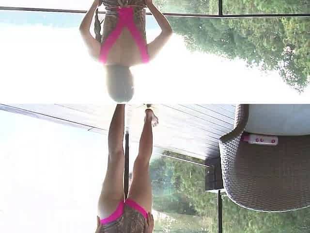 Gorgeous teen masturbates
