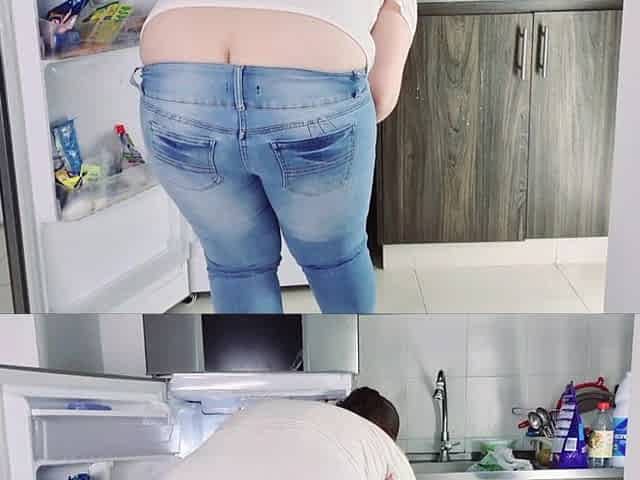 Buttcrack in Tight Jeans