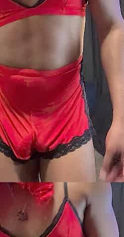 Hot Redhead Femboy Twerking and Showing off large cutie ramrod!