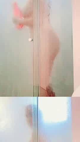 Awesome Big Boobs Blonde Masturbates In The Shower