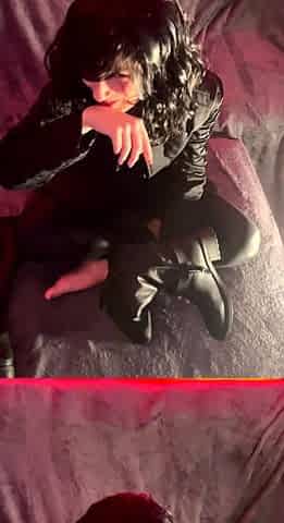 Brunette hot amateur finger fucking cunt at the beach