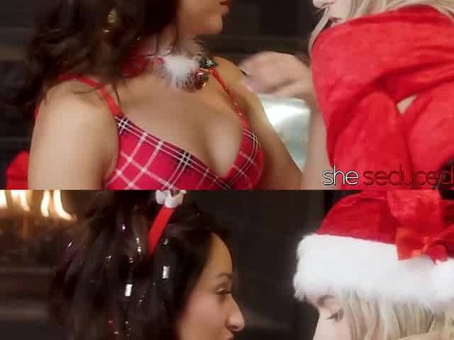 Christmas sex with tiny Jill Kassidy and Isabella Admirable