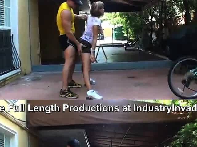 Sexy MILF Gives Amazing Blowjob