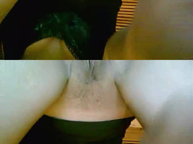 Arab mom Nadia in masturbation selfie