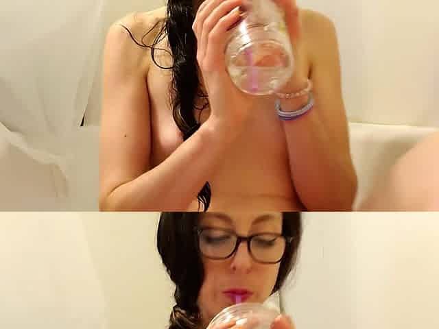 DESPERATELY Pissing Into My Pamper untill it leaksss