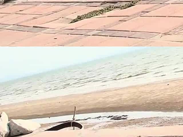 Thai teen picked up on the beach for sex