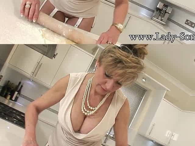 The Shaved Housewife