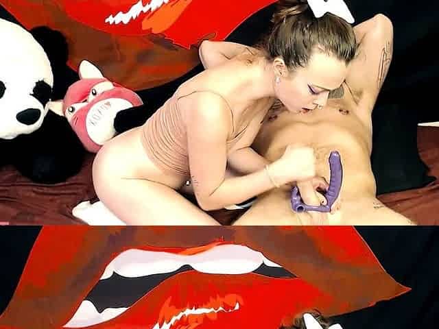 cute blonde amateur webcam teen showing
