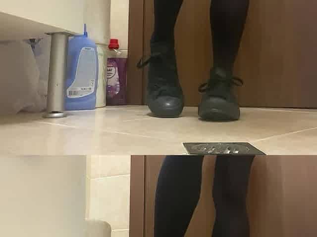 Male Cum in Bath Wearing Haunch Socks and Converse