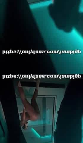 She Likes to Twerk Before Getting Fucked