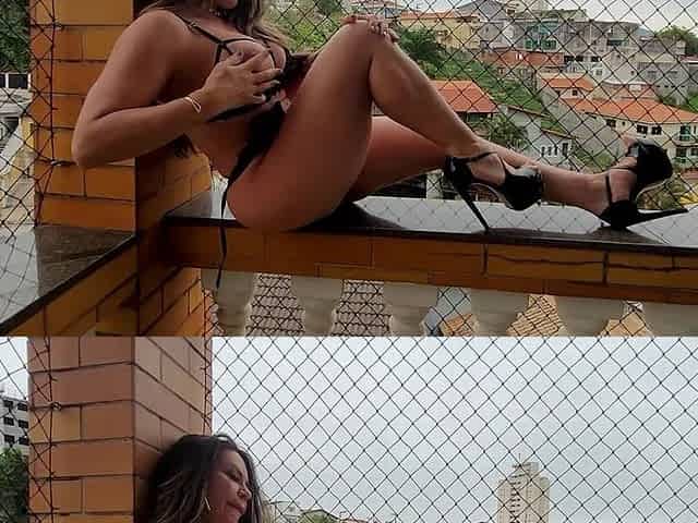 Naughty MILF Enjoys with Fuck Machine