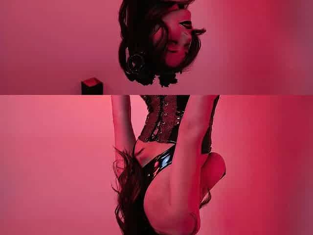 Hawt Succubus invites u to spend with her a TRULY sexy night