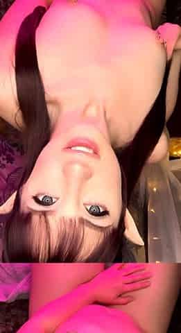 Lovely Amateur teen brunette masturbating outdoor