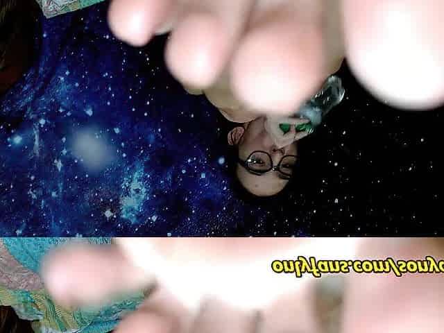 Slender Russian streamer is allowing u to suck her toes
