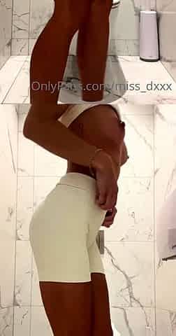 Young amateur teen in solo masturbation getting kinky
