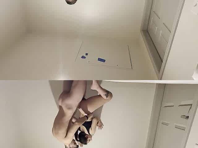 Hawt Teen With Giant Booty Wish To Experiment And Went To Public Lavatory To Screw