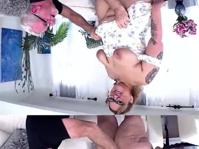 Overweight mother I'd like to fuck Luna Love Widens Her Legs for Penis