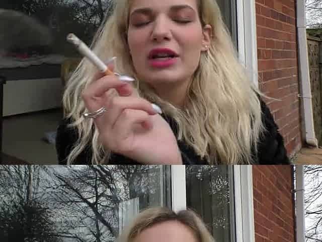 Dolly Smoking