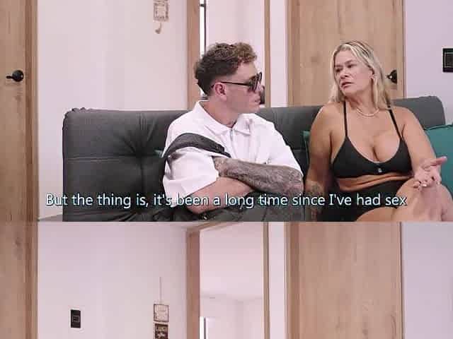 A fake gynecologist examines a divorced mother I'd like to fuck
