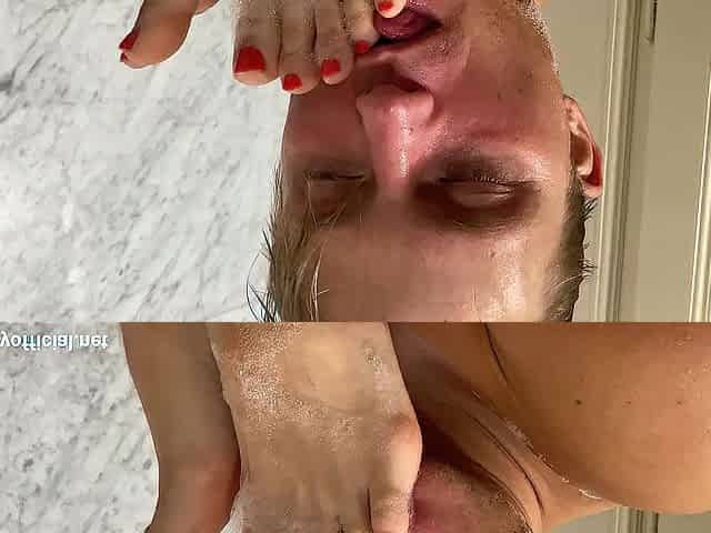 Footfetish bathtub screwing