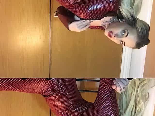 Blonde emo amateur solo masturbation