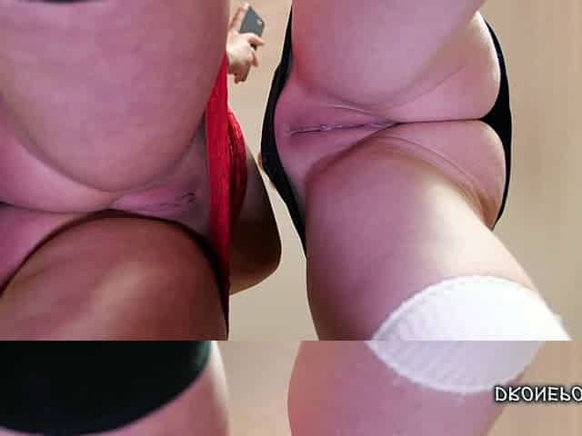 Sweet Karolinka and Vanessa double under the skirt