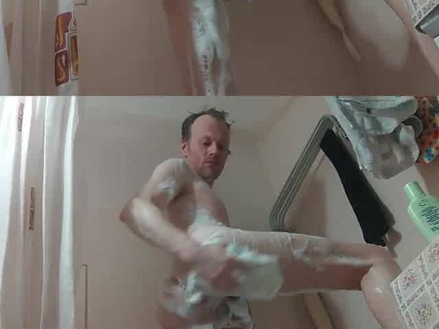 LanaTuls - Anal Wench and Wench - Fast and Hard AssFucking ManCunt Vagina With Bottle of Shampoo in BathTube.