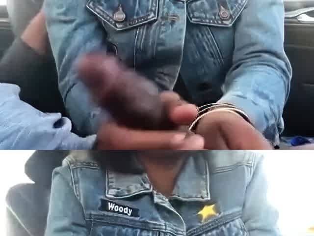 Black Amateur Gives a Blowjob in the Car