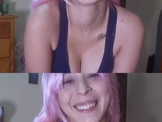 Hot MILF gives blowjob to big cock