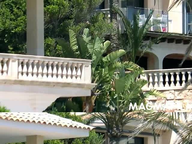 Naughty babe gets pounded at poolside - Magmafilm