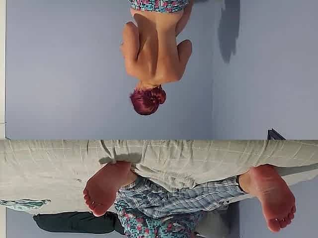 Slaver's feet worshipped