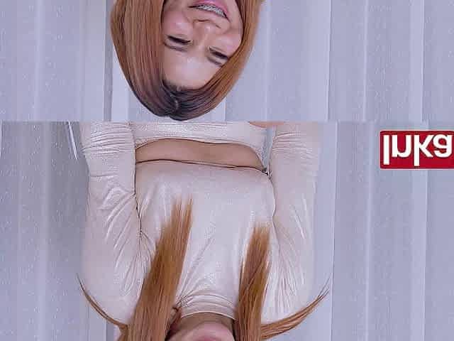 Small Mexican Azul Morales debuts in her 1st casting for InkaPorn and discloses her fetish for footjobs.