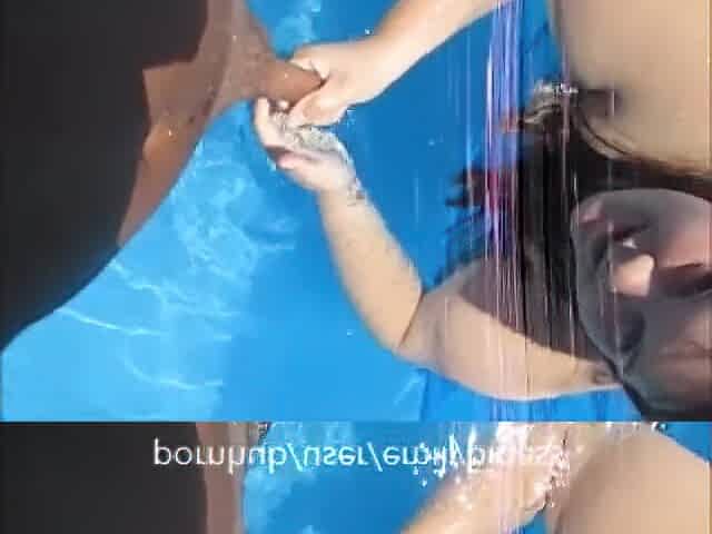 Hot Wife Blow Stranger in The Pool and Swallow His Thick Cum