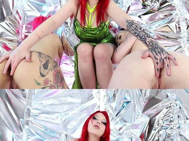 Taylor teaches Bunny and Lorelai how to do anal