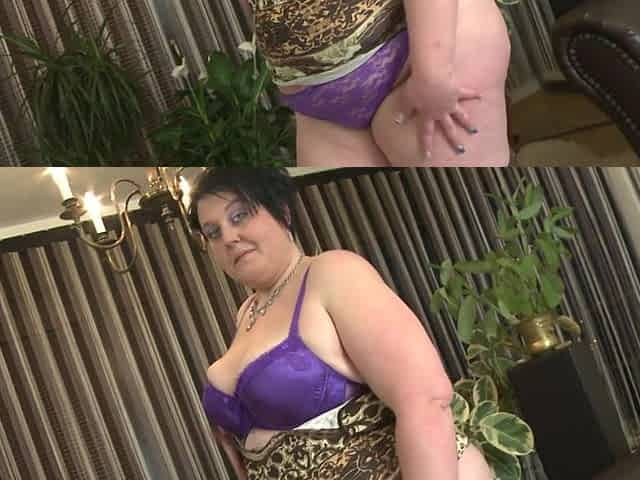 Chubby Mature Lady Masturbating On The Couch - MatureNL
