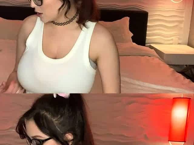 Big boobs milf masturbates with her dildo