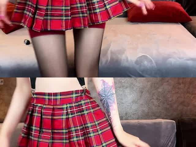 A Model Has Fun with a Fuck Machine After College