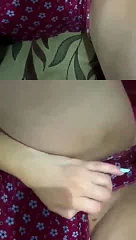 Big boob brunette masturbates on webcam