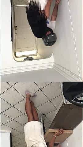 I tempt the messenger, I crave dick in my cunt