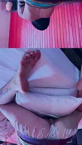 Nico Robin bangs herself until this babe squirts - soaked vagina leaking cream
