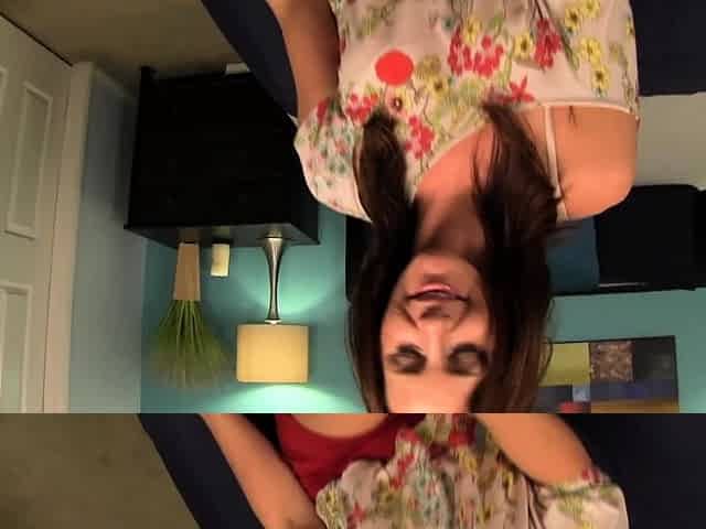 Brunette solo masturbation on webcam