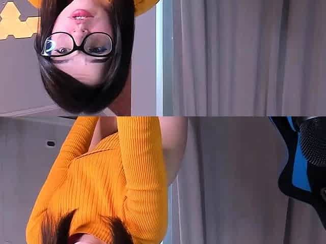 Hot amateur webcam teen masturbates for their fans